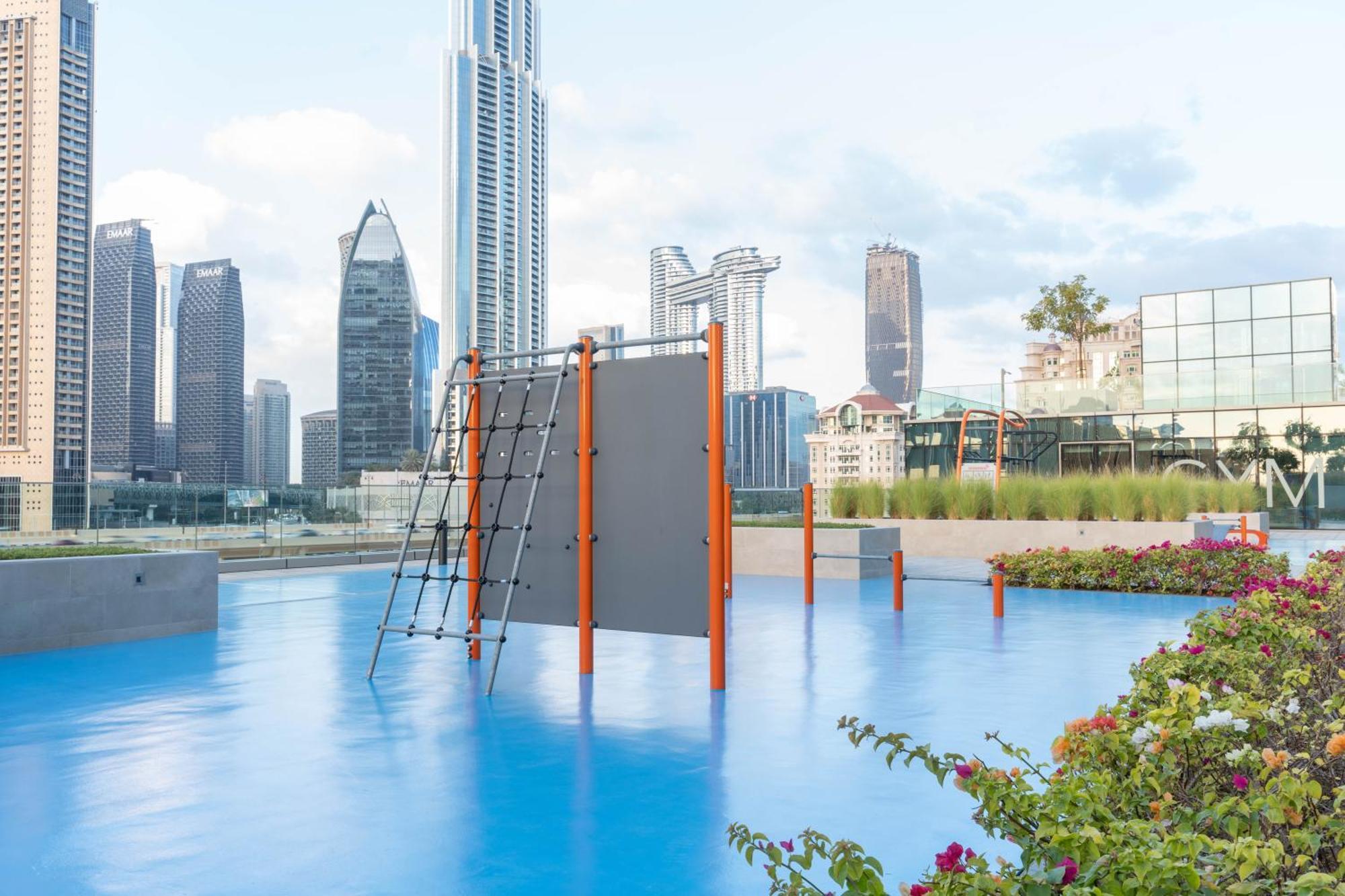 Apartment Luxury 3 Bedroom Corner - Stunning 270 Degrees Views - Burj & Fountain Views! 3 Balconies, 5 Minute Walk To Mall, Great Gym, Yoga Dubai